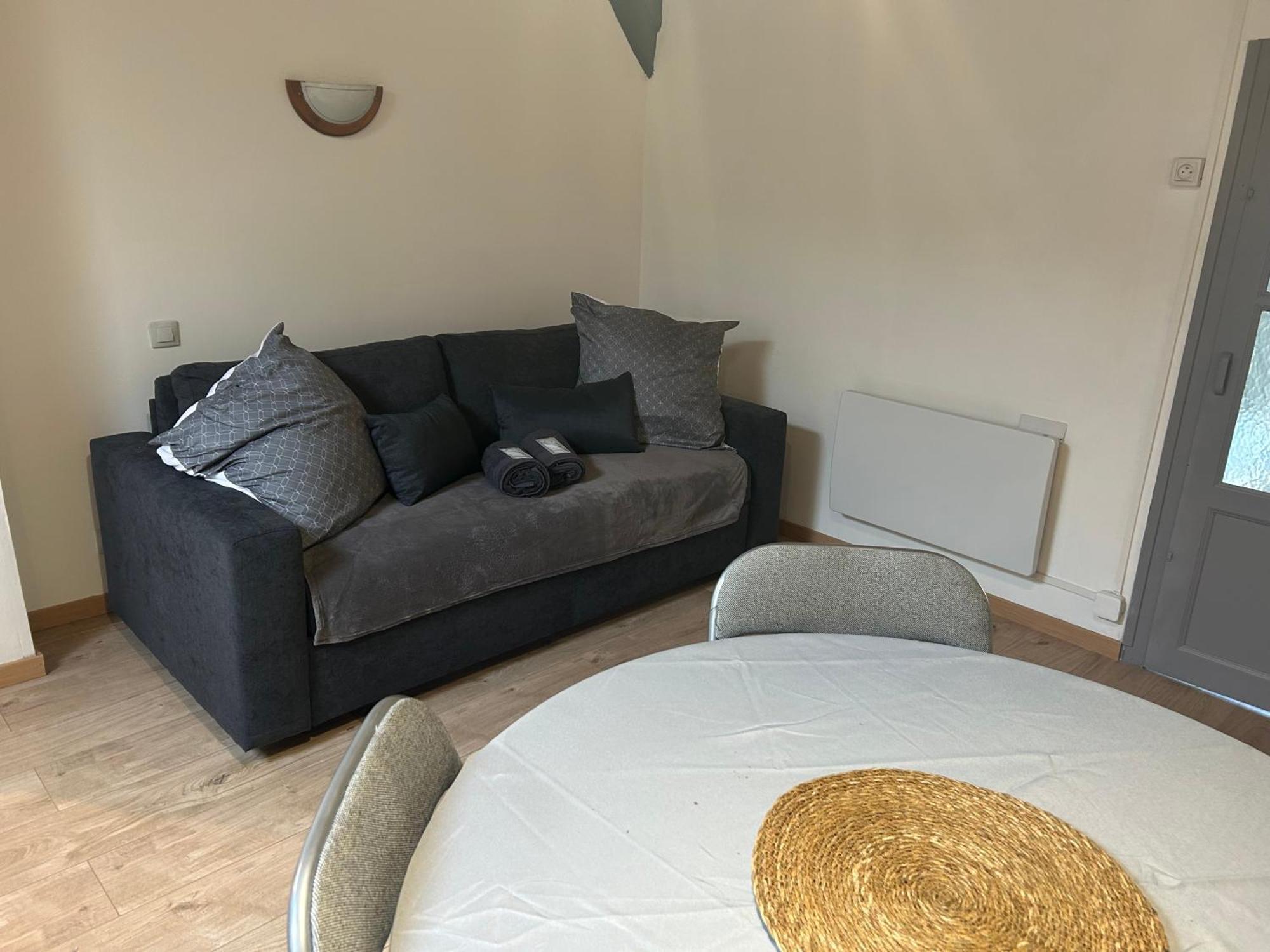 Apartamento Au Bouquet Troyen - Wifi - Calme Et Tranquillite Troyes Exterior foto